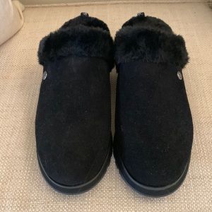 NWT BOBS for Sketchers Size 6.5 Black Slide In Shoe with Faux Fur Accents
